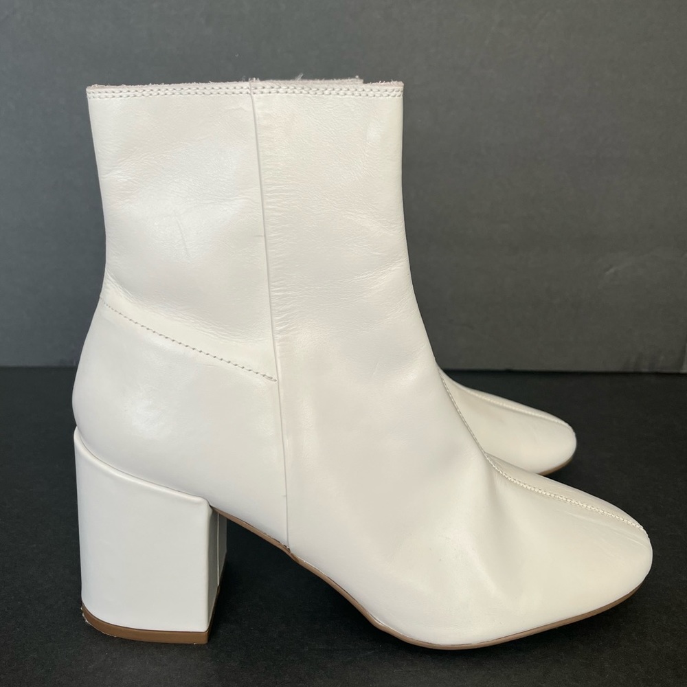 & Other Stories Women’s White Leather Booties Chunky Heel Round Toe **Size 7